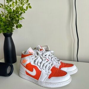 Wmns Air Jordan 1 Mid SE 'Bright Citrus'